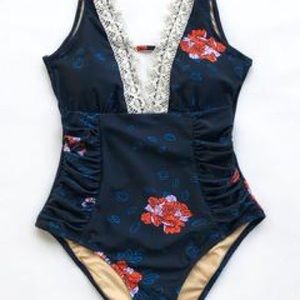Cupshe one piece bathing suit